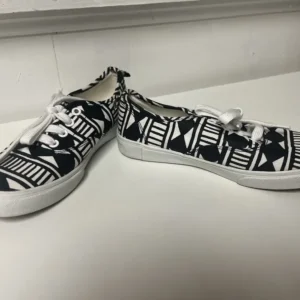 Old Navy printed sneakers for teens, size 2