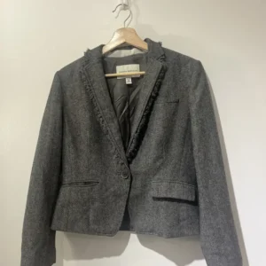 Banana Republic textured black wool (55%) blazer, size 8P