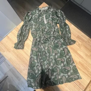 Shein Green printed long sleeved dress, size small